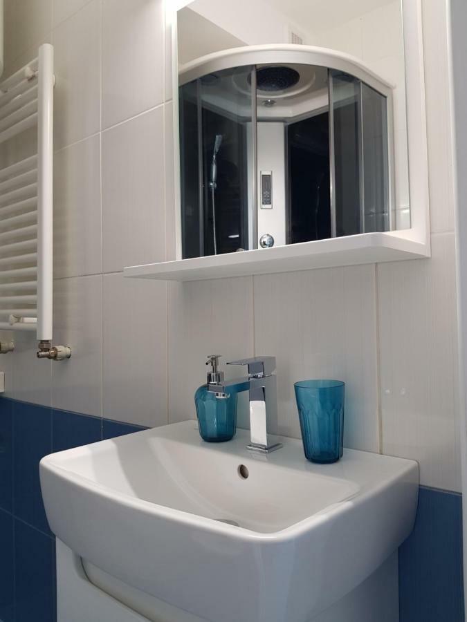 Cozy&Elegant New Studio In Bukarest Kültér fotó